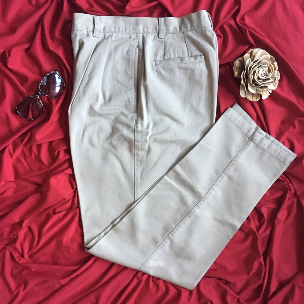 Jones Wear Sport Pleated Cream Pants Size 8 NWOT